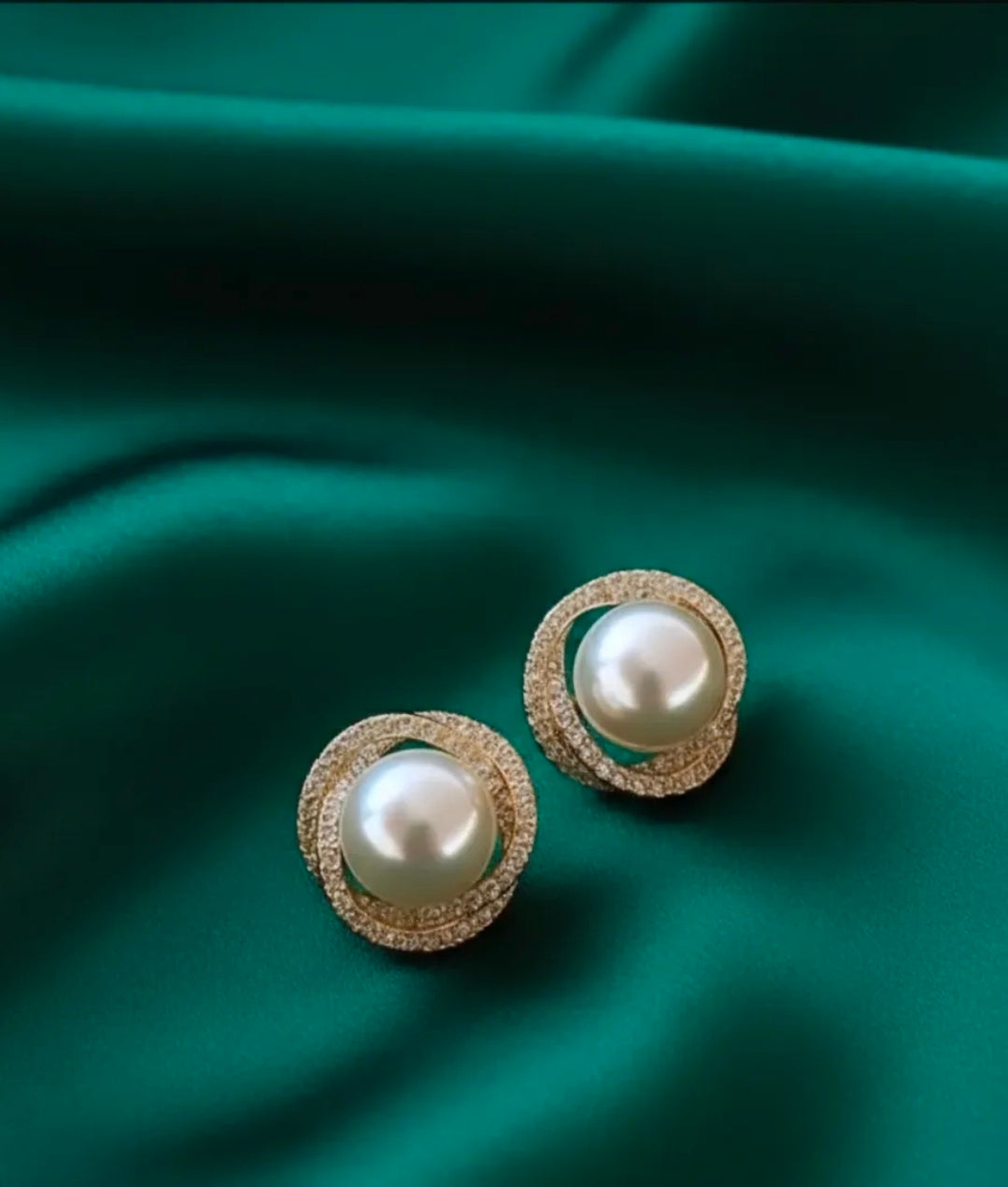 Pearl Studs