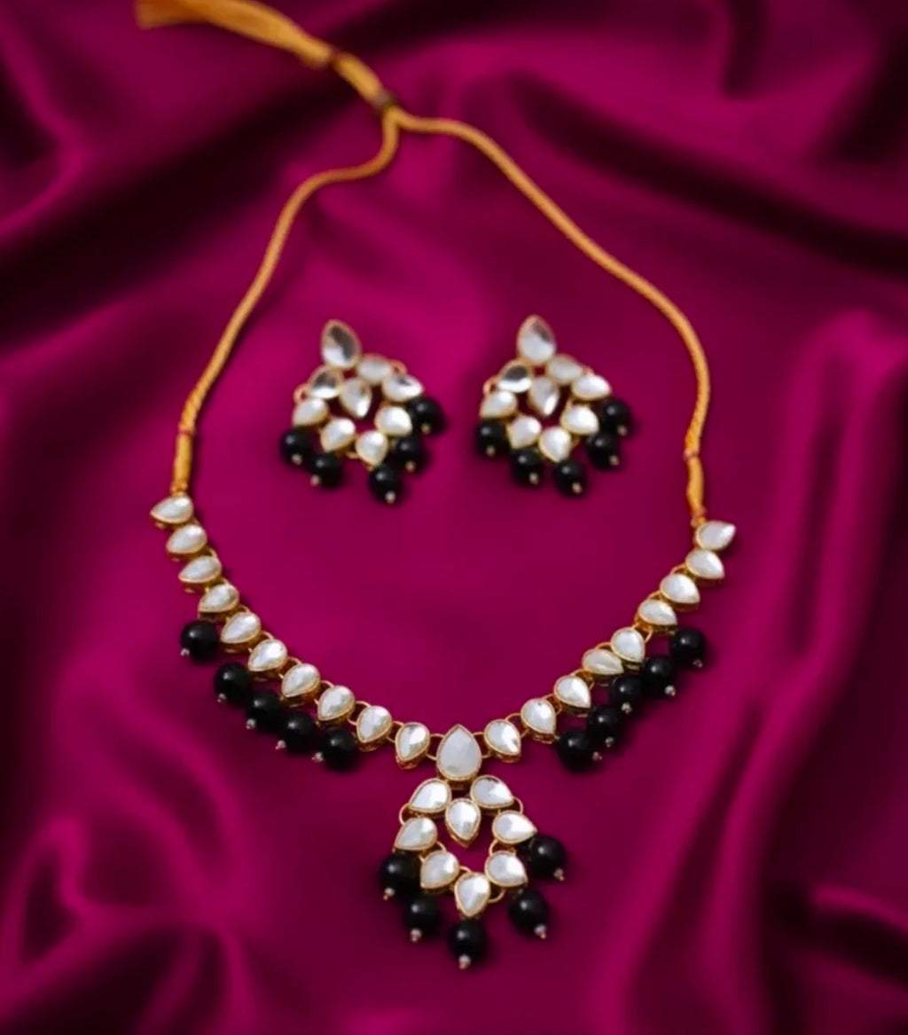 Kundun Necklace  Set